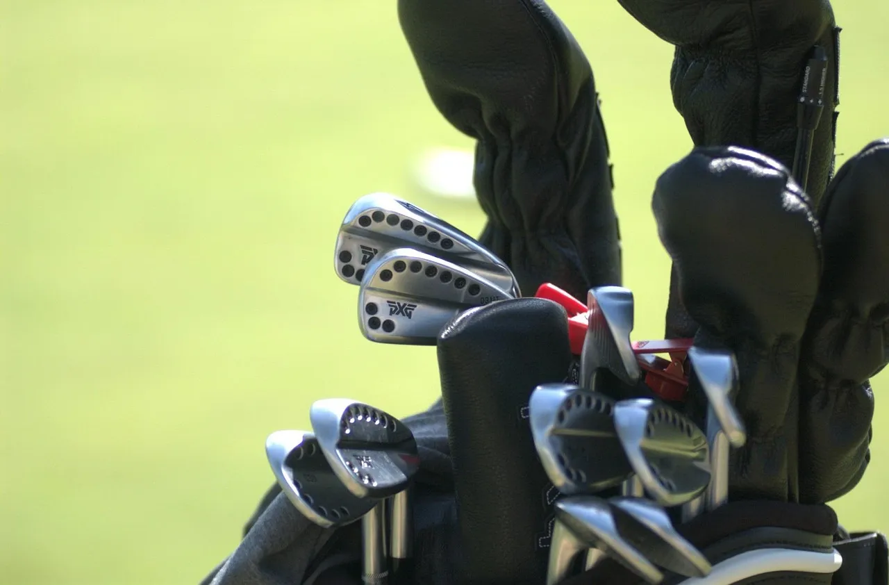 Entrenamiento de precisión con simulador, afina tu swing con el frío